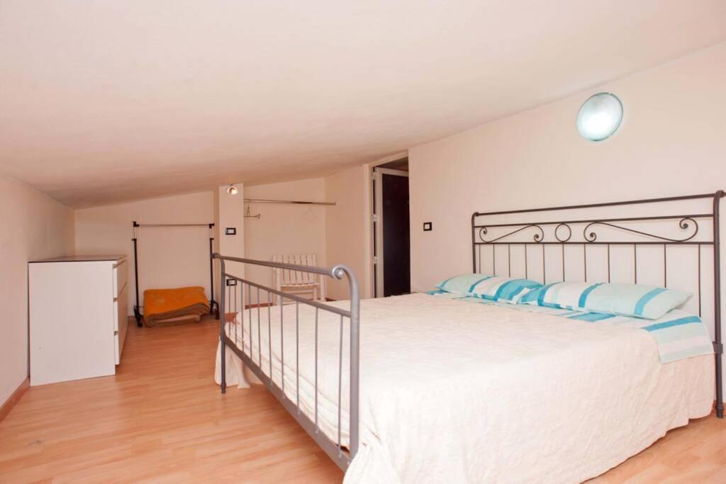 Loft Mansardato Con Giardino E Piscina In Villa Privata Loft With Garden And Swimming Pool In A Private Villa Sestu Eksteriør billede